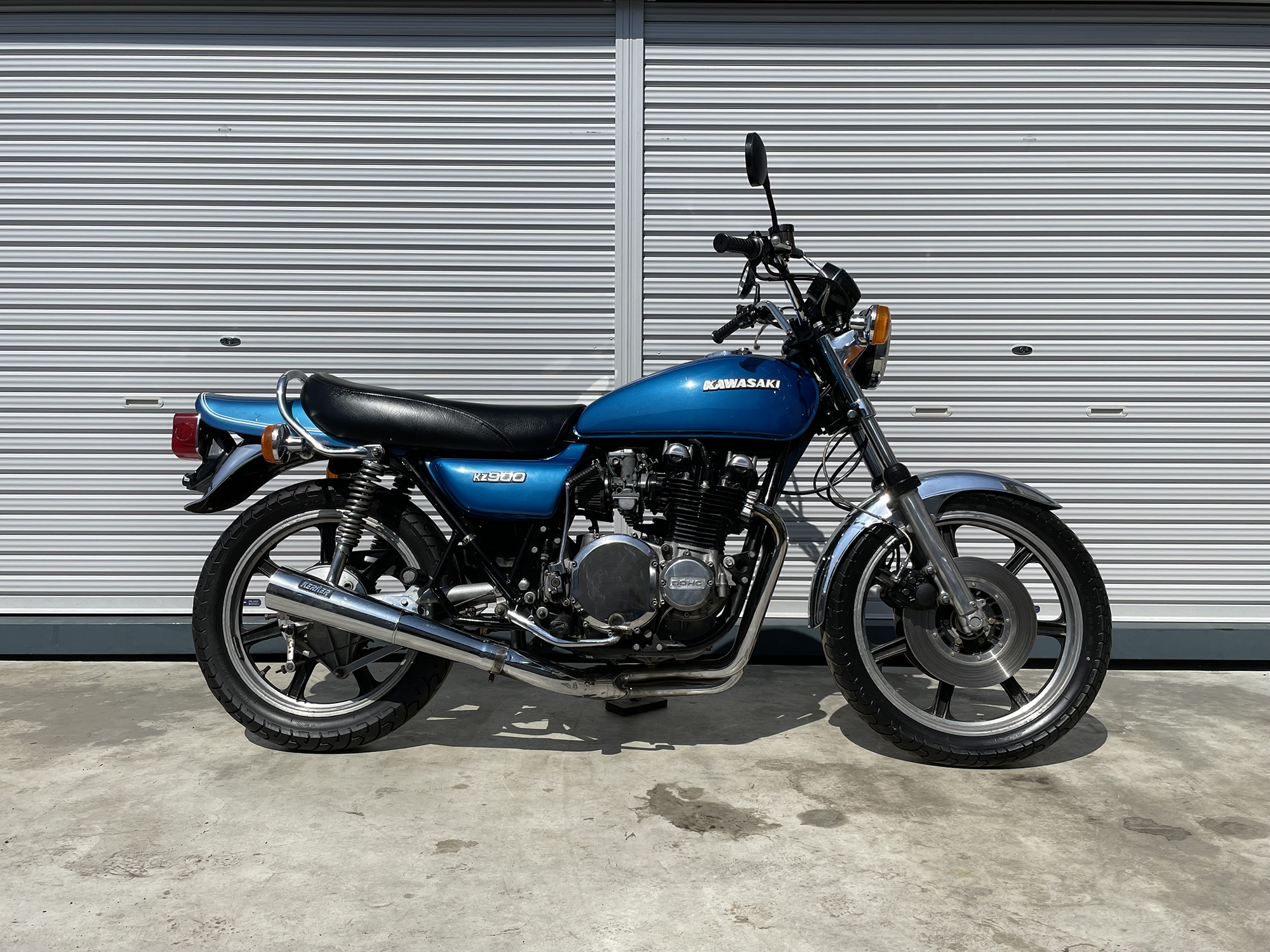 DIRECTION FLY MOTOECYCLE 【1977 KAWASAKI KZ900 A1 ビンテージバイク 輸入新規 在庫 逆輸入